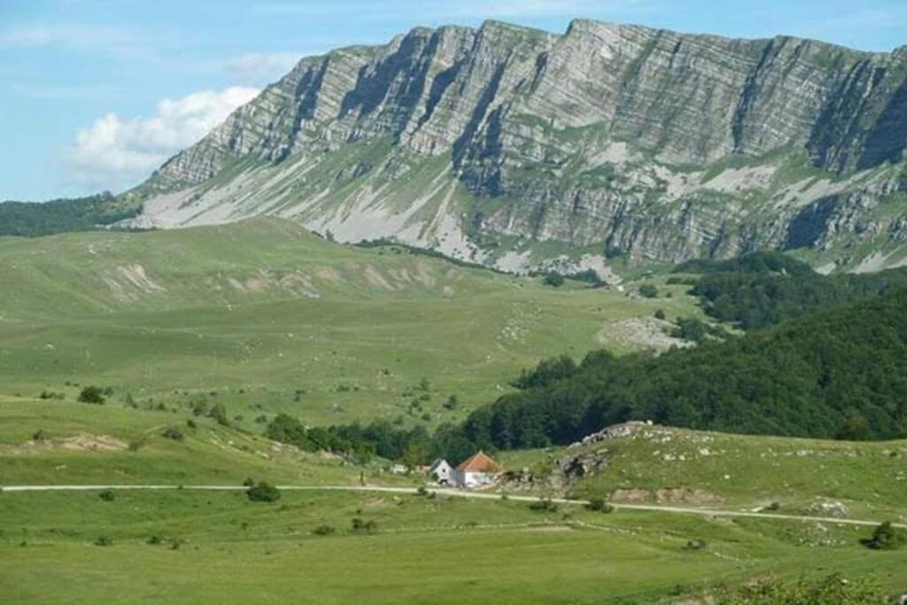 Cemerno Cottage Gacko Εξωτερικό φωτογραφία