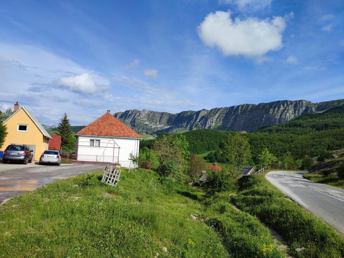 Cemerno Cottage Gacko Εξωτερικό φωτογραφία